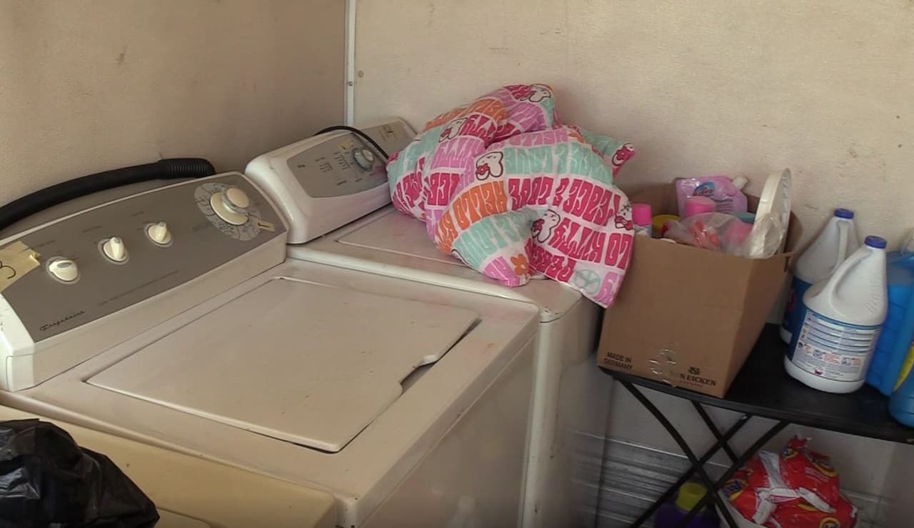 "Mi familia está bien, mis hijos, mis nietos, mi casa no tuvo ningún daño pero yo quedarme en casa sin hacer nada, no lo encontraba nada bueno y decidimos venir a intentarlo y de verdad que la satisfacción es al cien por ciento", culminó Martínez.