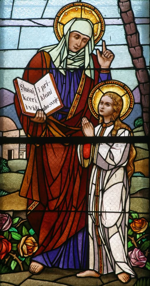 "Buenísima Santa Ana, desbordante de amor para cuantos te invocan y de compasión con los que sufren. Confiadamente pongo ante ti la necesidad de que me concedas esta gracia en particular (menciona la petición que le harás)".