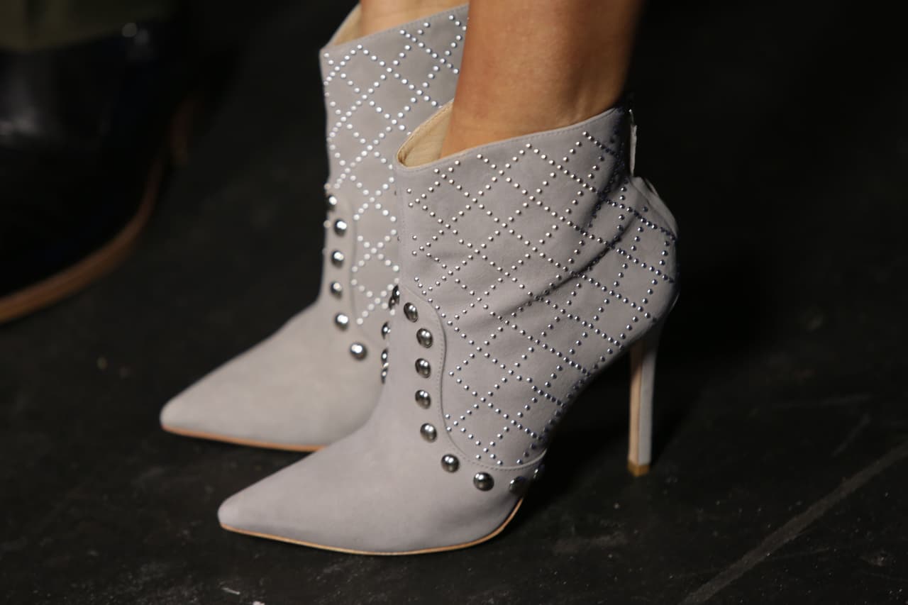 Una vez más Alejandra Espinoza agradeció a través de las redes sociales a su stylist Claudia Torres por coordinar cada detalle de su look. ¿Qué les parece el estilo de nuestro conductora esta temporada?