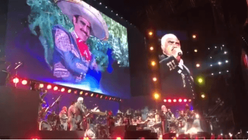 Comenzaron las despedidas con un video en el que aparecía Thalía diciéndole "Chente mi rey, siempre has sido y seguirás siendo 'El Rey'"y en el mismo clip aparecían varios artistas cantando para despedirlo, después los acordes del mariachi dieron pauta a la interpretación más sentida de la noche...