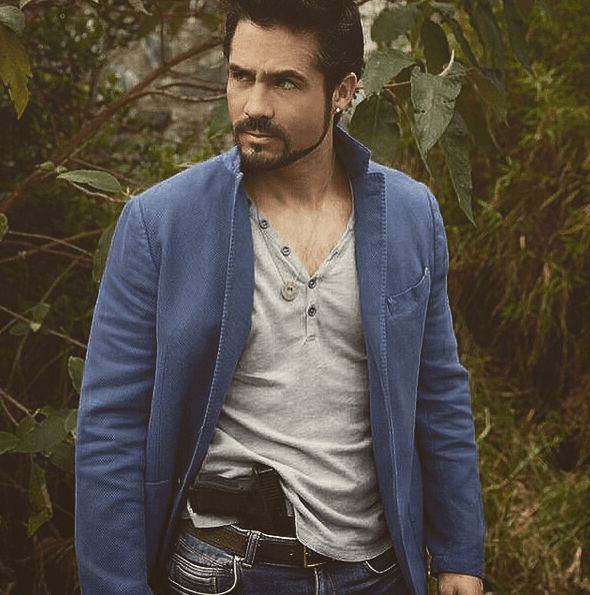 Y por supuesto nos encantaría verlo muy pronto en otro melodrama.