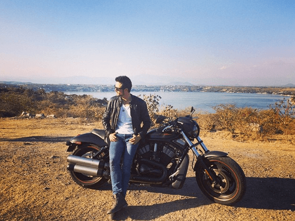 ¡Como sea José Ron es todo un rompe corazones!