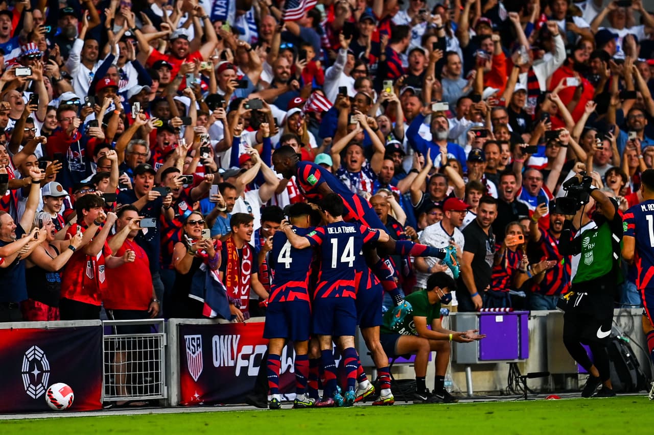 Con gran actuación de Christian Pulisic, la selección de Estados Unidos le pasó por encima a Panamá, lo eliminó y puso pie y medio en Qatar 2022 en lo que sería su regreso a una Copa del Mundo.