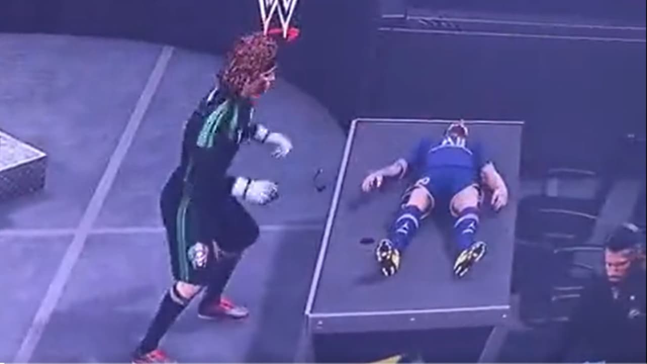 Ochoa y Reigns dan ‘golpiza’ a Messi en videojuego