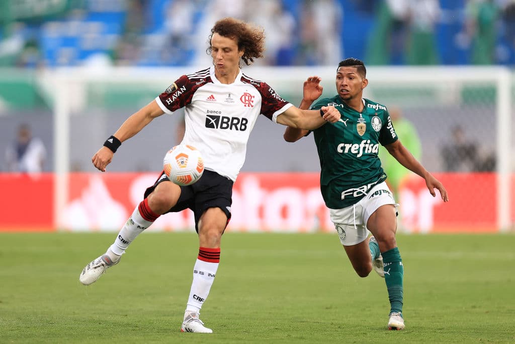 Con un gol de Deyverson al minuto 95, Palemiras rompe el empate en los tiempos extras, vencen 2-1 al Flamengo y levantan el título de la Copa Libertadores por segundo año consecutivo.