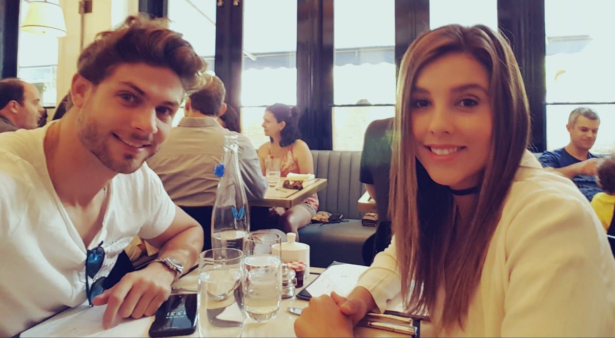 Hay alguien que disfruta su relación más que ellos, sus fanáticos, ellos están al pendiente cada segundo de las imágenes que comparten en redes sociales, sus mensajes amorosos y más.