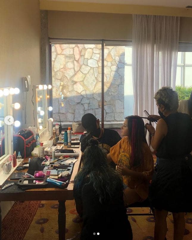 Acompañó las imágenes con la palabra "¡Trabajando!".
<br>