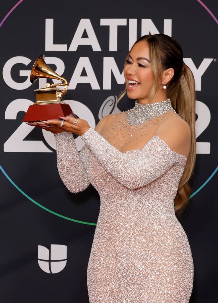 Chiquis reconoció que consolidar su carrera artística le “ha costado mucho”, pero enfatizó que “cada lágrima” que derramó para conseguirlo “valió la pena”. 
<br>