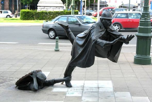 En muchos lugares podemos encontrar esculturas capaces de dejarnos con la boca abierta. Aquí te traemos las 20 estatuas más creativas del mundo.