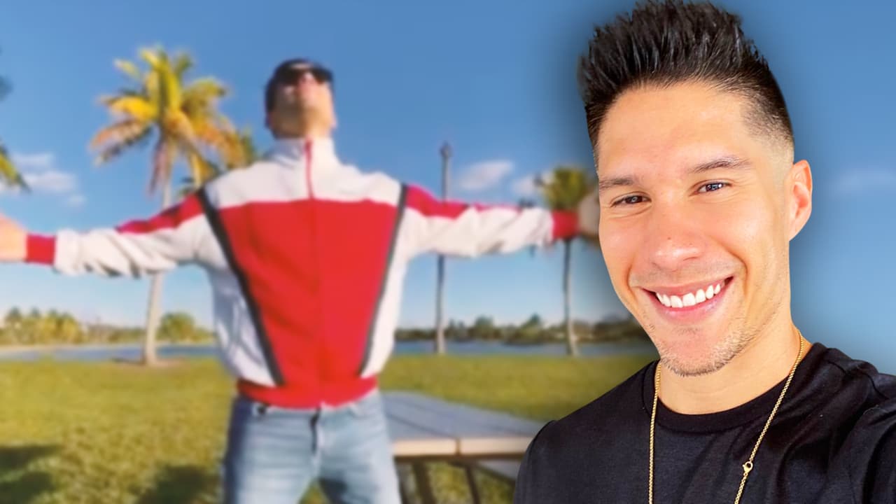 Desde hace algunas semanas se ha especulado que el venezolano 
<b><a href="https://www.univision.com/musica/chyno-miranda-estaria-en-venezuela-grave-por-su-enfermedad" target="_blank">se debate entre la vida y la muerte</a> </b>y que su situación se agravó como consecuencia de la neuropatía periférica que padeció en 2020. 
<br>