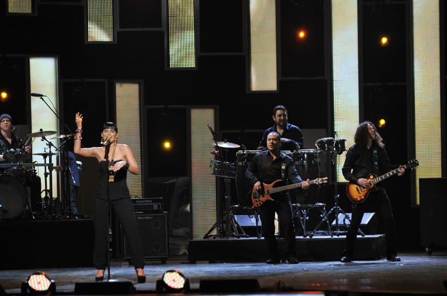 Además, se llevó el premio a Artista Revelación del Año en la categoría Pop.