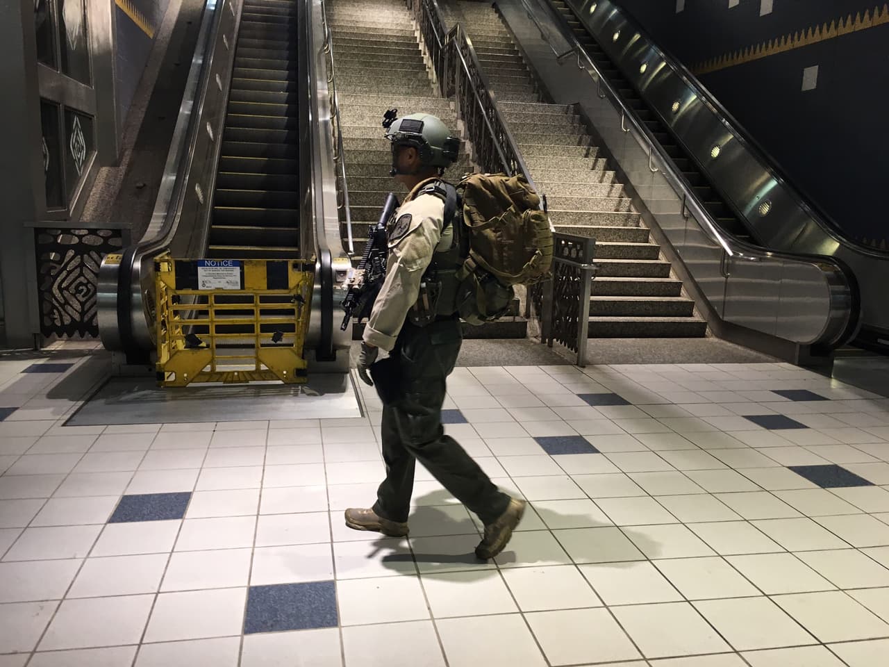 El Departamento del Sheriff de Los Ángeles puso en marcha un operativo de seguridad de al menos 19 horas.