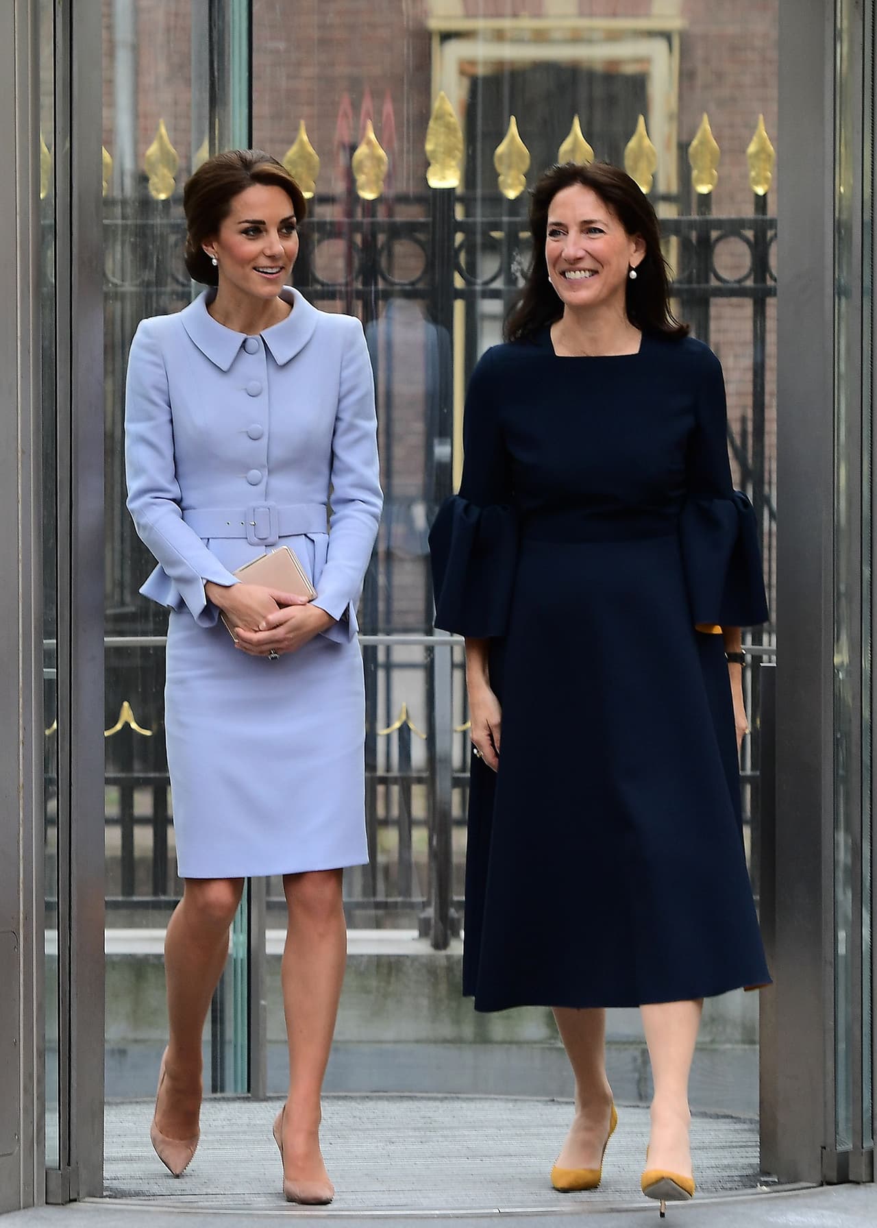 La Duquesa junto a la directora del museo.