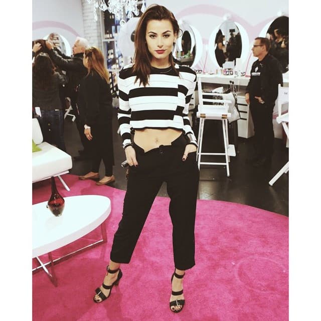 Las mejores poses de Nastassja desde Instagram.