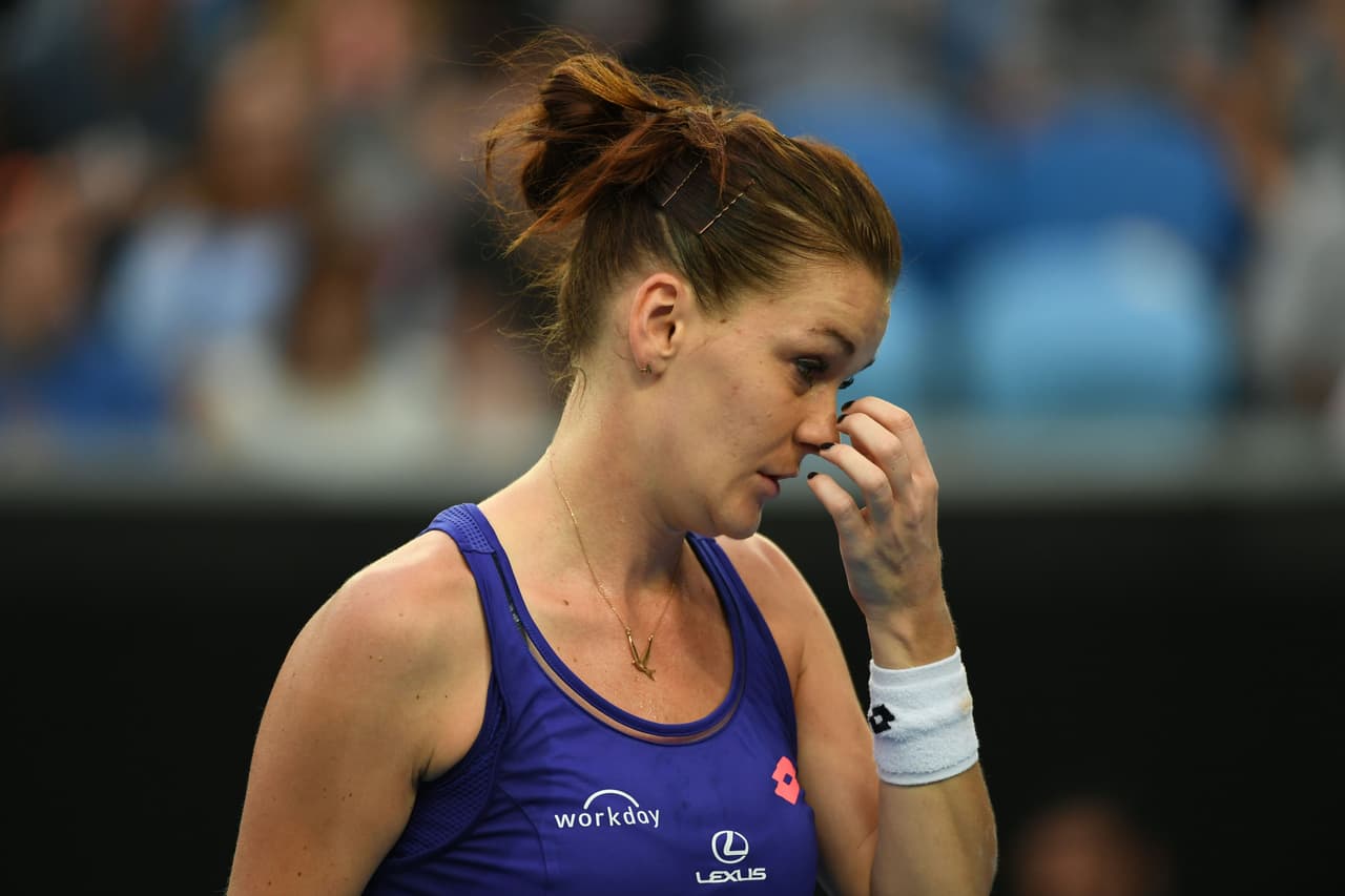 La polaca Agnieszka Radwanska, tercera favorita, también tuvo una gran decepción en la jornada del Australian Open.