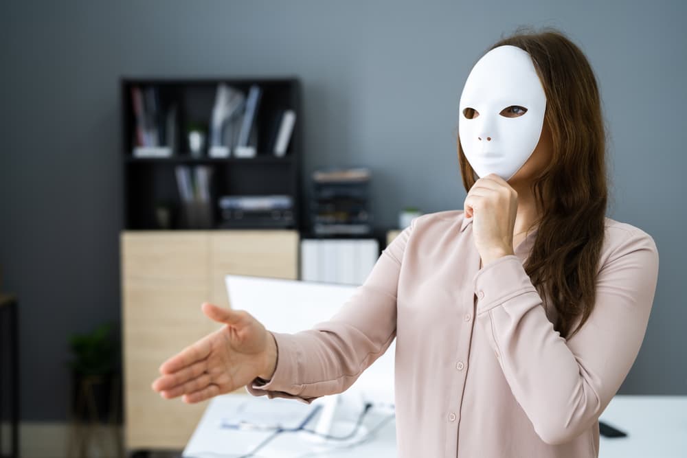 <b>LIBRA EN EL MES DE SEPTIEMBRE 2021</b>
<br>Venus tu regente está directo y su movimiento a Escorpión es formidable. Los 15 primeros días no te vayas a lanzar a proyectos que no hayas estudiado bien, pues se te aproximan personas no muy claras con negocios que te ofrecen dinero fácil, pero cuidado.
<br>