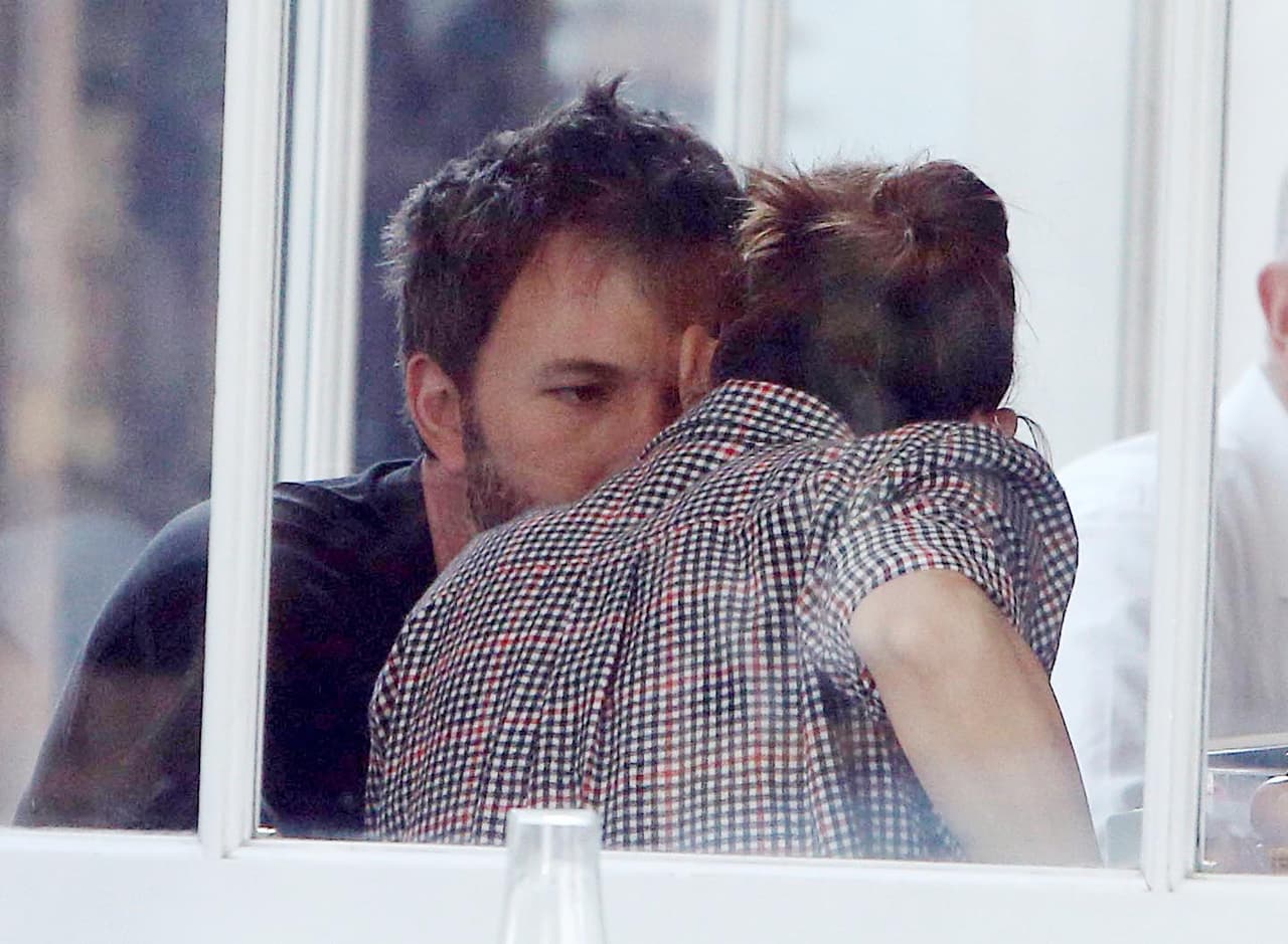 Dentro del local se les vio muy juntitos.