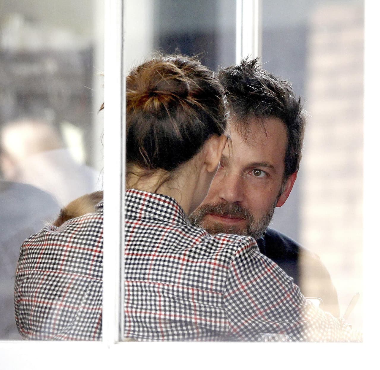 Ben la veía muy enamorado.