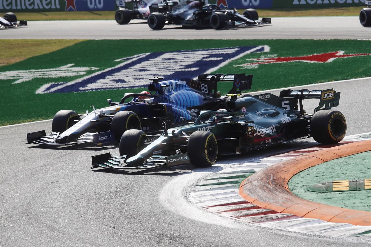 Daniel Ricciardo se lleva el Gran Premio de Italia y, en segundo lugar llegó su compañero Lando Norris, dandole a McLaren el uno dos en el podio. Max Verstappen y Lewis Hamilton tuvieron un incidente al inicio de la carrera, dejándolos fuera, mientras que Sergio Pérez llegó en tercer lugar pero tras una penalización, cayó a la quinta posición.