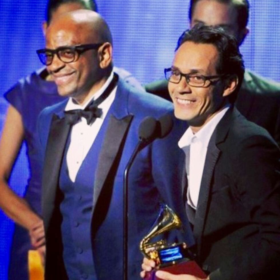 Otra cosa que lo tiene maravillado es que nunca había trabajado de cero con algún intérprete: "Antes siempre trabajé con artistas que ya tenían sus carreras y habíamos visto todo el proceso (desde su promoción hasta grabar y todo eso), que toma como un año. Pero aquí se va a conocer a cada una en un minuto y medio. ¡Wow! Y el país entero", señaló entusiasmado.