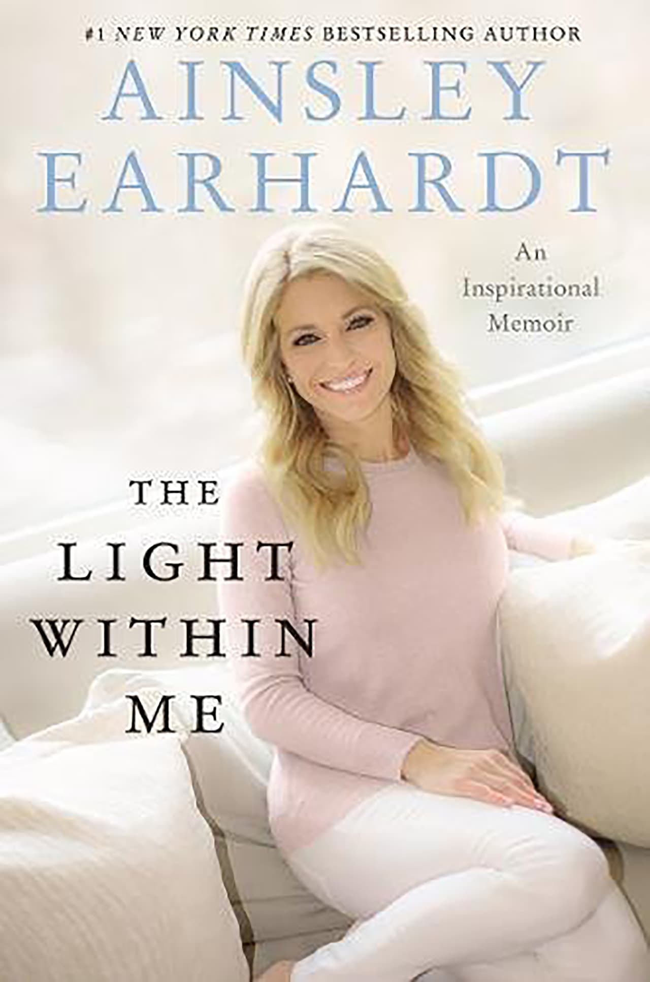 <i><b>The light within me</b></i>
<b> (La luz dentro de mí), por Ainsley Earhardt. </b>Una gran persona acaba de escribir un maravilloso libro que está muy bien. Ella es muy especial y su nuevo libro... ¡llévalo al número uno!", le pidió el presidente a sus seguidores al recomendarles este libro sobre el crecimiento espiritual de la conocida presentadora de Fox News.