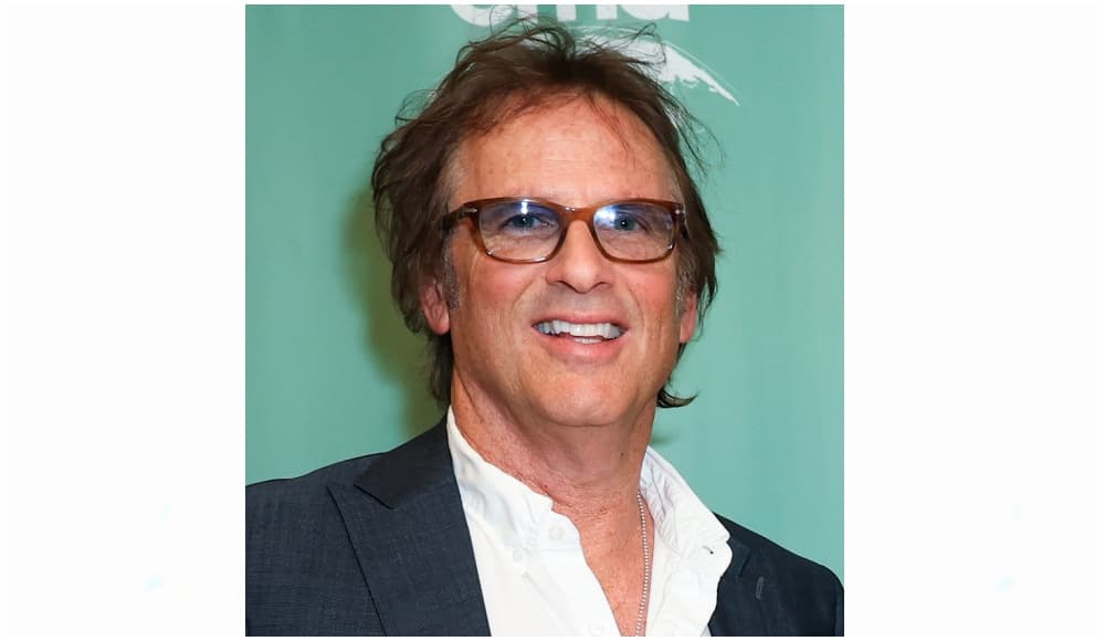 Tras el final de su participación en 'Duro de matar', Bochner fue parte del elenco de 'Mad at the Moon' (1992), 'Bulworth' (1998) y 'Rules Don't Apply' (2016). En la actualidad trabaja junto a Amanda Seyfried en la serie de Hulu 'The Dropout' (2022).