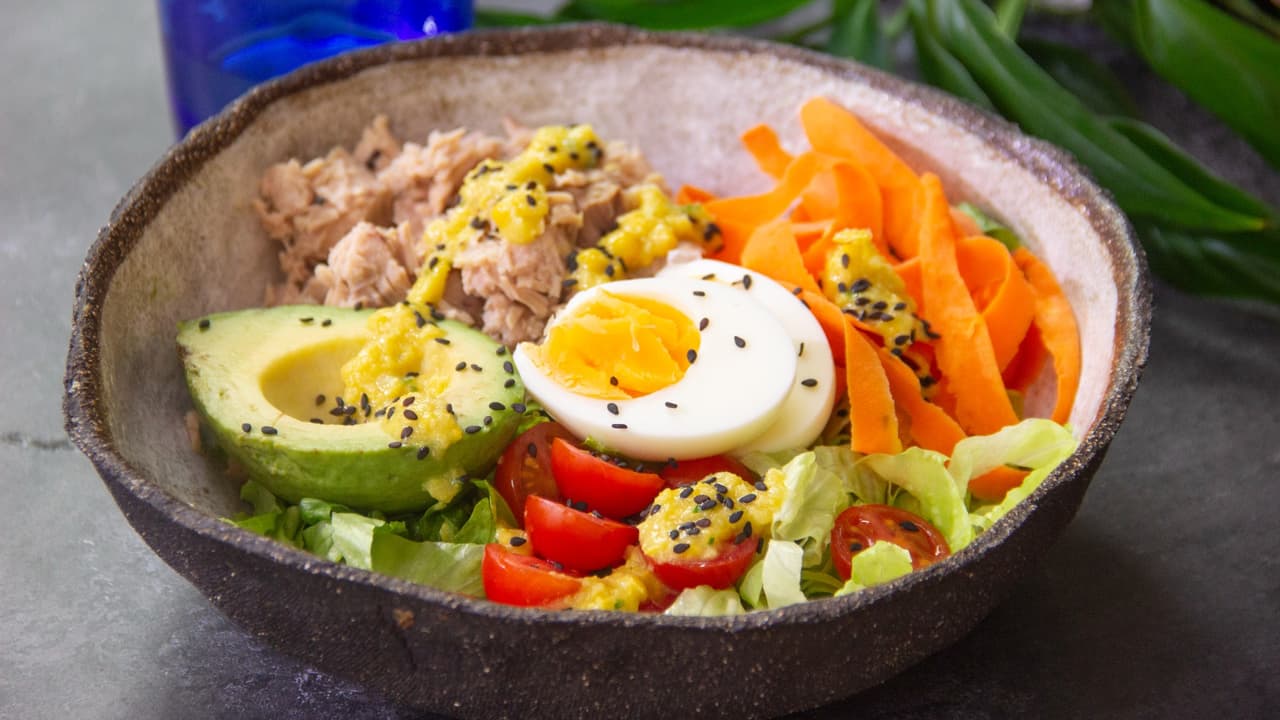 Bowl de atún saludable y alto en proteína (en sólo 10 minutos)