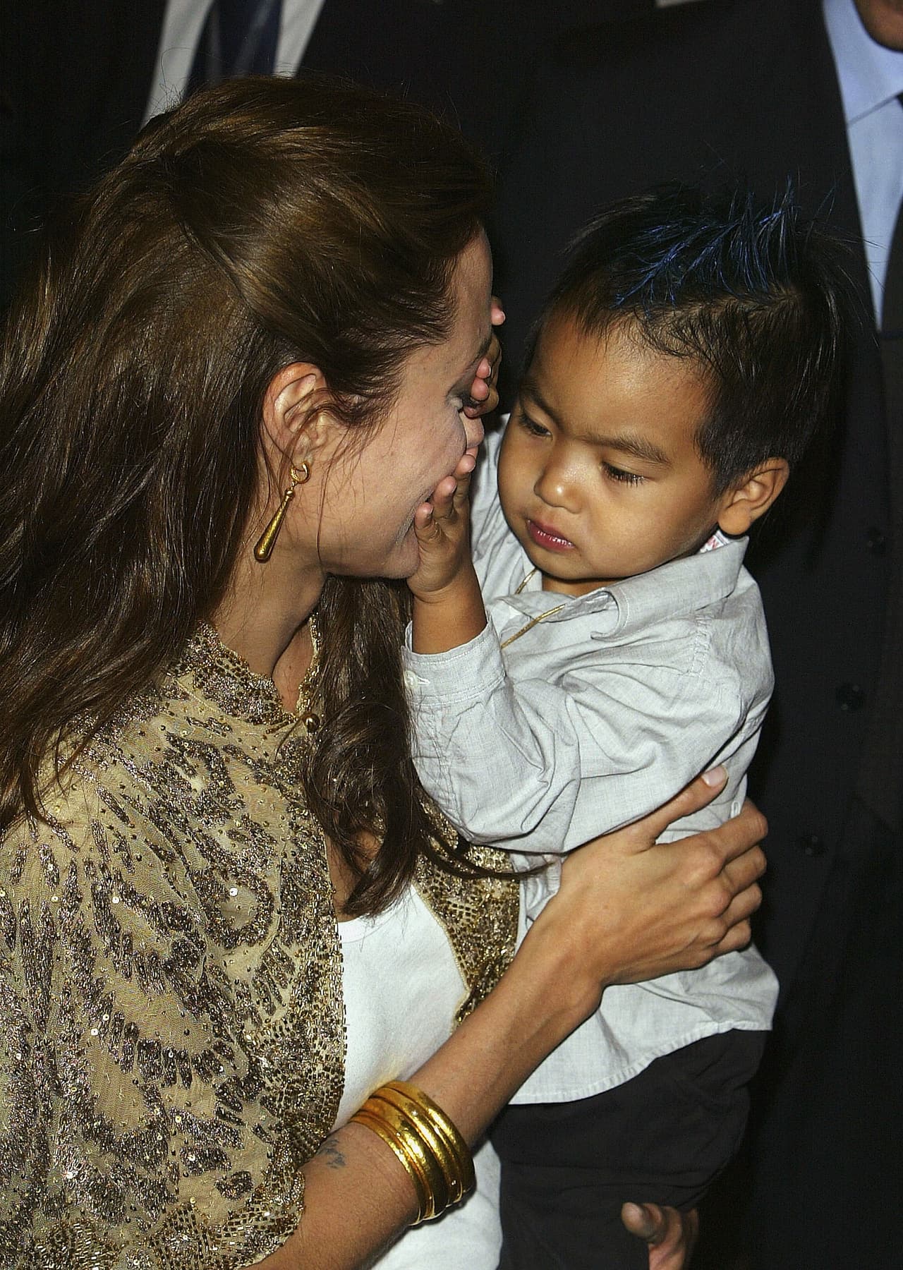 La diva conoció el amor cuando adoptó a su primer hijo, Madox.