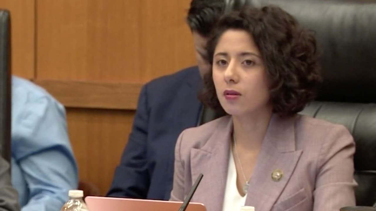 "La parodia en el Capitolio de hoy fue una violencia despreciable" dijo Lina Hidalgo, jueza del condado Harris. La mandataria calificó lo ocurrido como terrorismo.