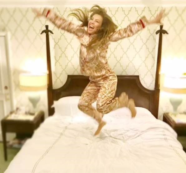 Nos queda claro que Thalía sabe muy bien como apapacharse, y que nada de lo que hace es en vano, pues luce espectacular en todas sus facetas.