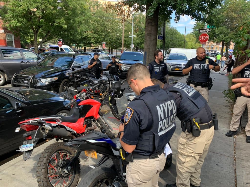 Tras tiroteo en Queens NYPD realiza operativo para decomisar motocicletas ilegales