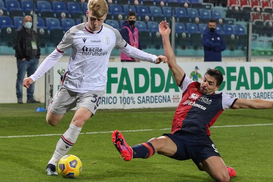 Cagliari derrotó por la mínima al Bologna durante la Jornada 25 de la Serie A y salir, momentaneamente, de la zona de descenso. El tanto cayó por parte de Daniele Rugani al minuto 19 del encuentro.