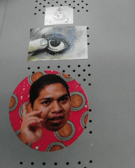 Incluso, a través de internet también se dio a conocer la falsa noticia de su muerte y que él rápidamente desmintió a través de un vídeo.