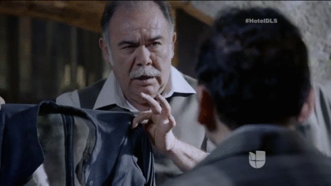 Por eso él trata de explicarle, aunque se desespera por la ignorancia de Dago.