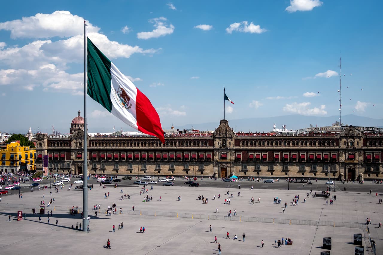 <h3 class="cms-H3-H3">6. México</h3>
<br>
<br>
<b>¿Cuánto pierde su PIB por el abuso fiscal? </b>6.45%
<br>
<br>La recaudación mexicana es la más baja entre los 34 países miembros de la OCDE (Organización para la Cooperación y el Desarrollo Económicos). México ha incrementado sus controles fiscales y ha establecido recibos electrónicos y nuevos procesos para solucionar el problema.