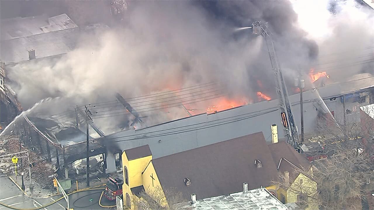 Todavía se desconoce si hay heridos en el lugar.