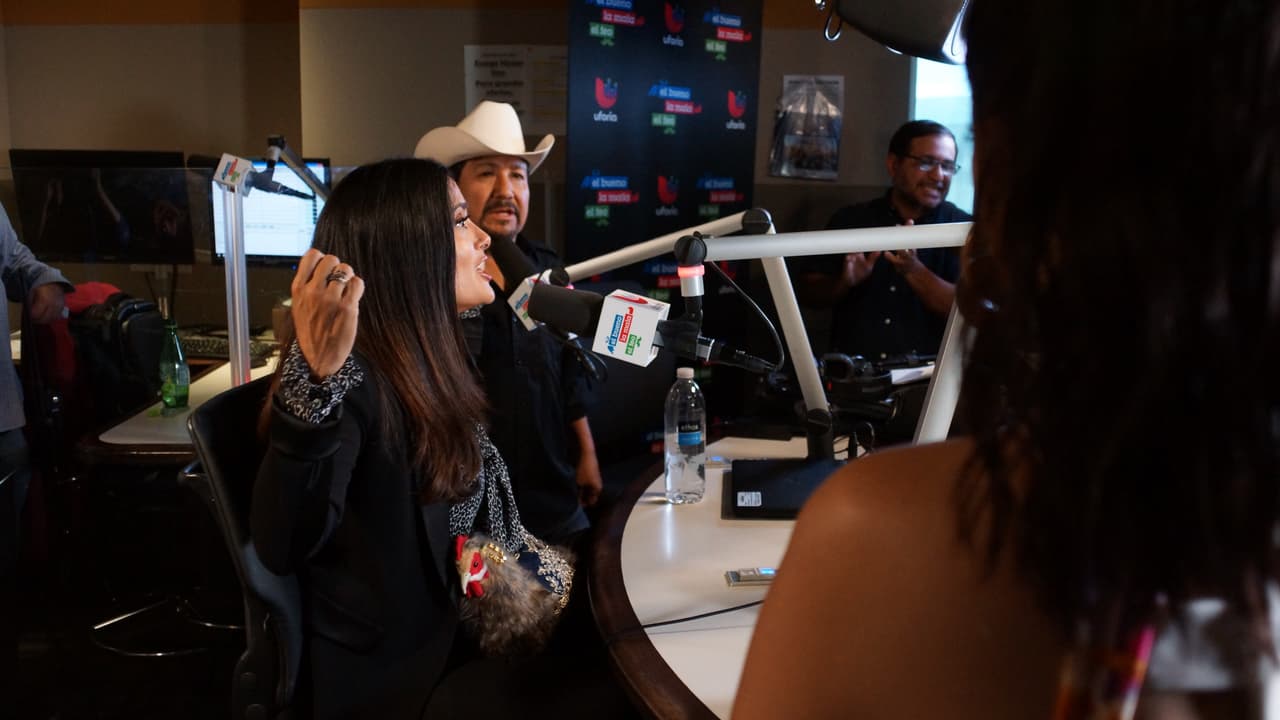 Así fue la divertida entrevista de 'El Bueno, La Mala y El Feo' con Salma Hayek.