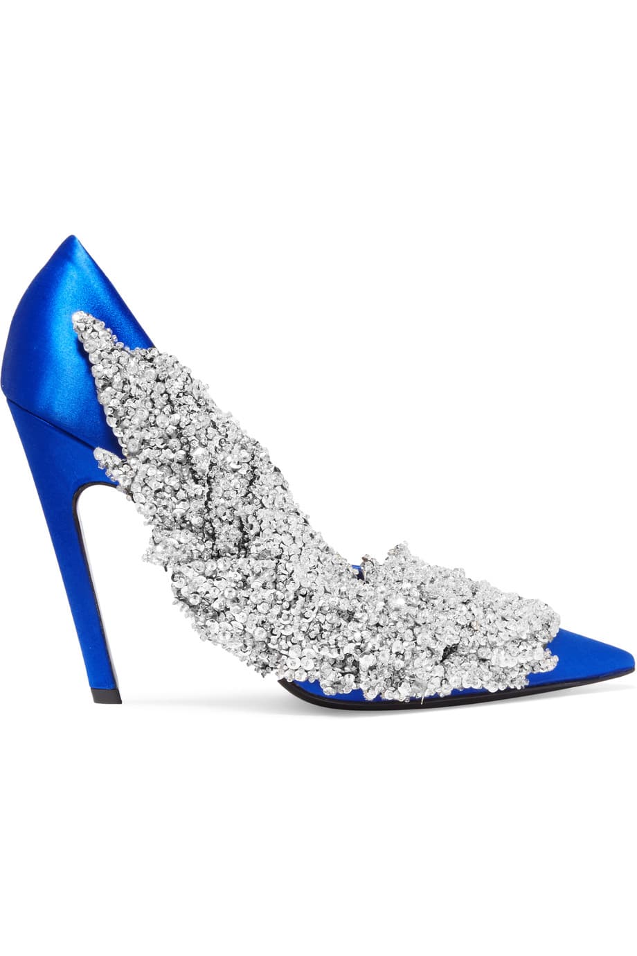 Desde que vimos estos zapatos en el desfile Fall 16´ nos enamoramos. El color azul ecléctico, con la aplicación uniforme de lentejuelas y el tacón ligeramente curveado, hacen de estos zapatos un sueño para cualquier mujer.
<b> (Balenciaga)</b>
<br>