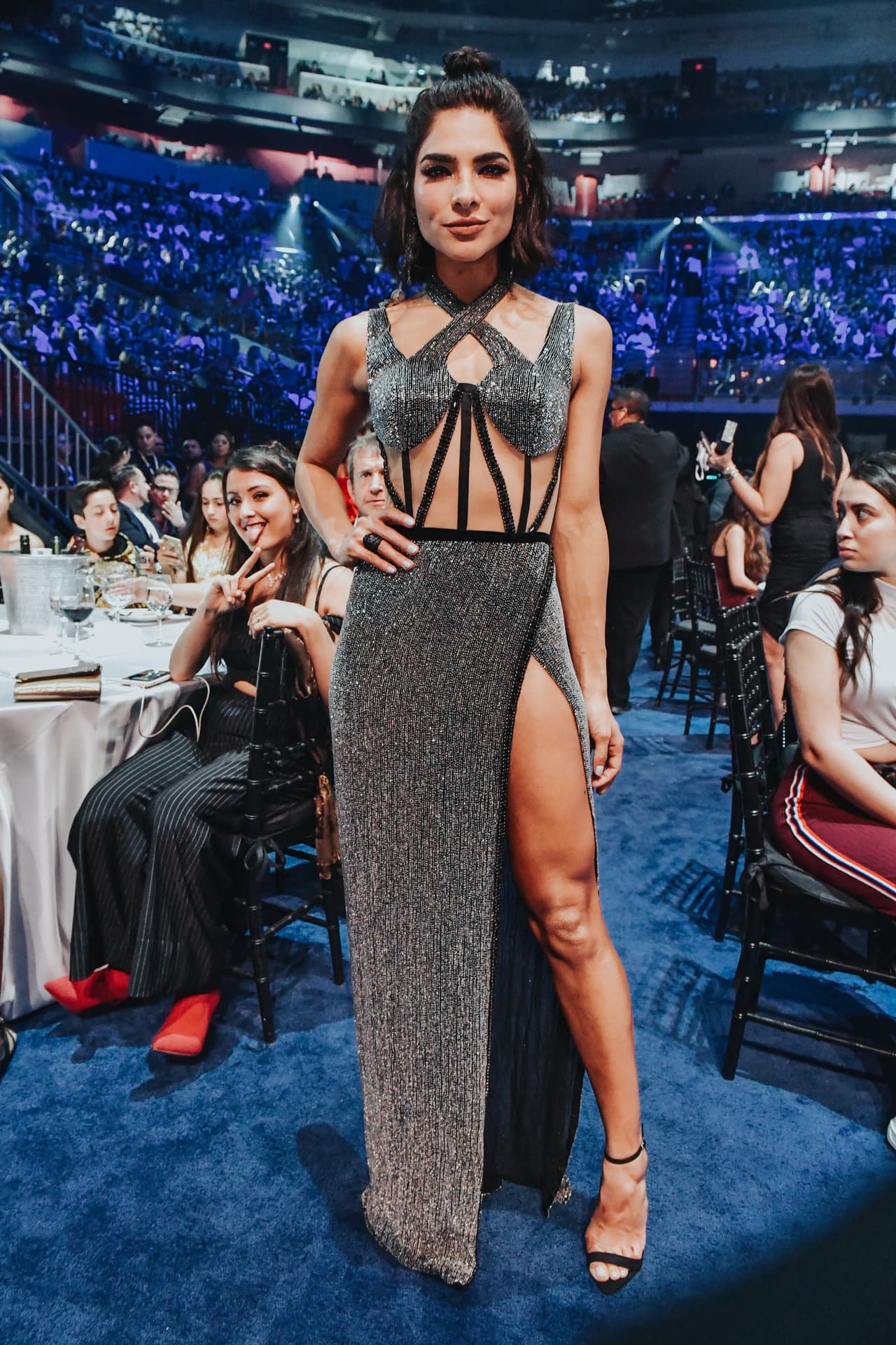 Detrás de un vestido con abertura siempre hay una mujer atrevida, glamurosa, sexy y muy segura de sí misma. ¿Cuál te gusto más?