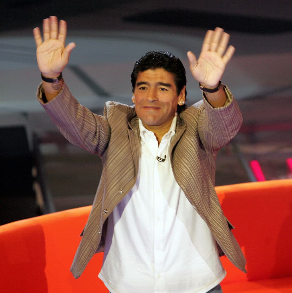 Y es que en su vida llena de excesos, esta no fue la primera vez que
<b>Maradona</b> tuvo percances con su salud.