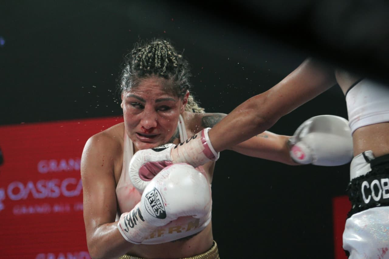 Las imágenes del combate entre la ‘Cobrita’ y la ‘Barby’ | Yuhlian Luna se coronó como campeona Gallo del Consejo Mundial de Boxeo por decisión unánime.