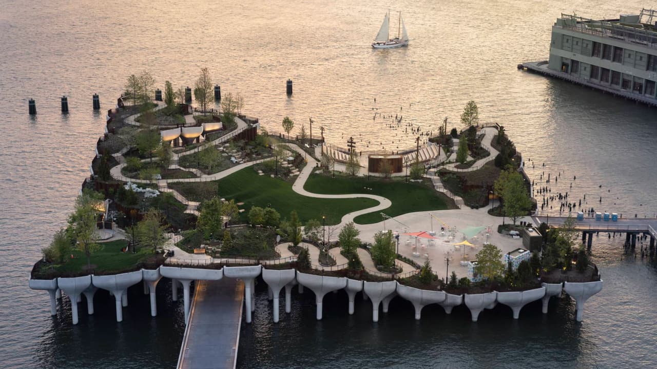 <b><a href="https://www.univision.com/local/nueva-york-wxtv/little-island-el-parque-flotante-en-manhattan-abre-sus-puertas-por-primera-vez-video">Little Island, el parque flotante en Manhattan, abre sus puertas por primera vez </a></b>