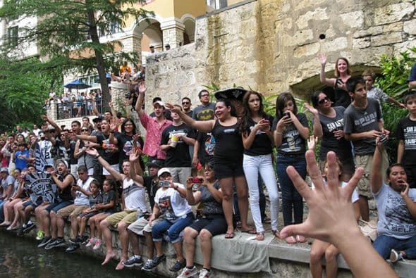 Photos: Spurs Championship Parade 2014 Barges