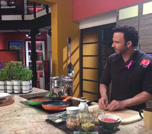 ¡Yummy! Nuestro querido chef nos preparó una pasta con boloñesa y sustityó la carne por semillas.