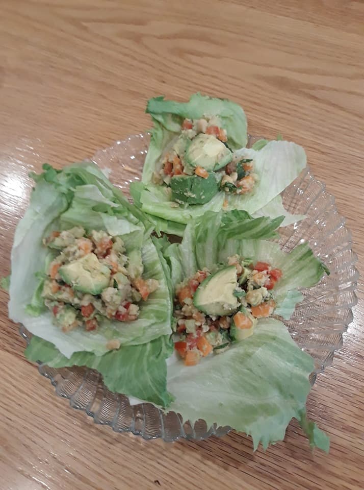 <b>Información nutricional de este almuerzo (por porción)</b>
<br>Calorías: 407
<br>Proteína: 26 g
<br>Grasa total: 14 g
<br>Grasa saturada: 1 g
<br>Carbohidratos: 52 g
<br>Fibra: 16 g
<br>Azúcar añadido: 0 g