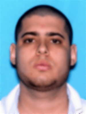 El FBI ofrece una recompensa de hasta $ 10,000 por información que de con el paradero de
<b>Jonathan David Cifuentes</b>, quien es buscado por su presunta participación en un tiroteo el 5 de abril de 2015.