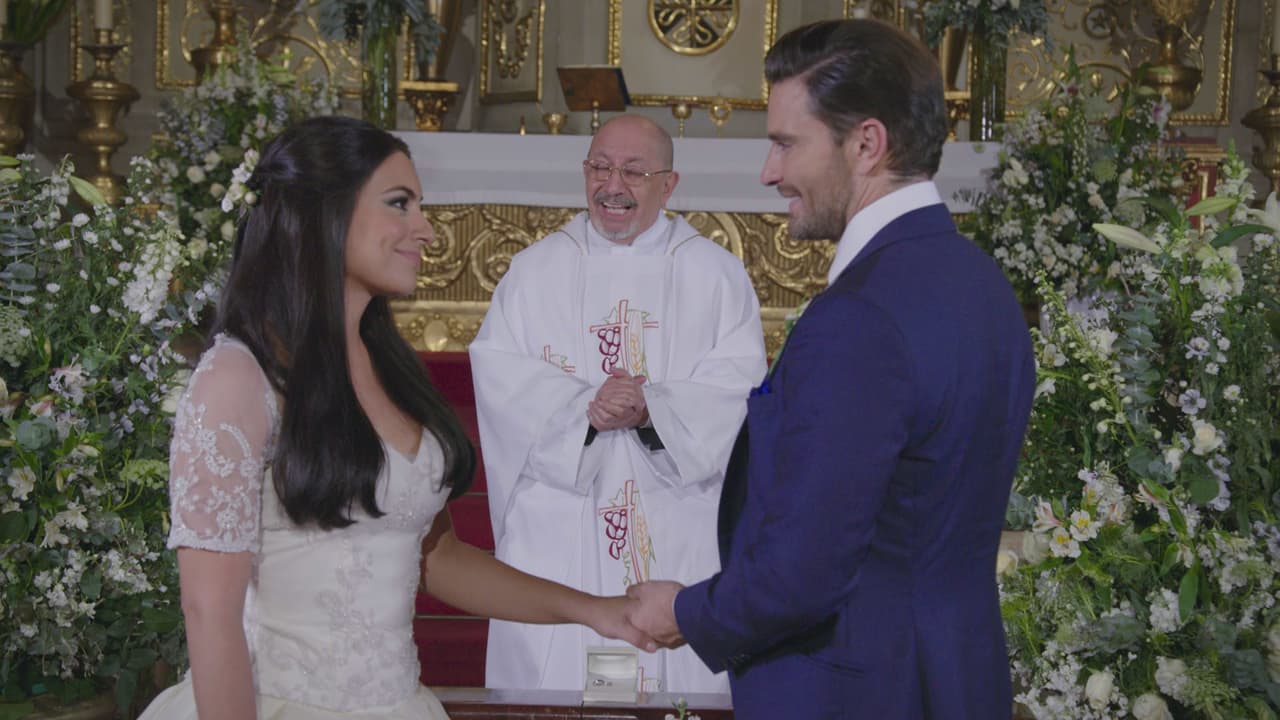 El primer momento intenso que vivimos al lado de Alejandra fue cuando el día de su boda con Carlos, ésta se canceló, pues él fue detenido por la policía, acusado de matar a una mujer con quien le fue infiel la noche antes de su unión.