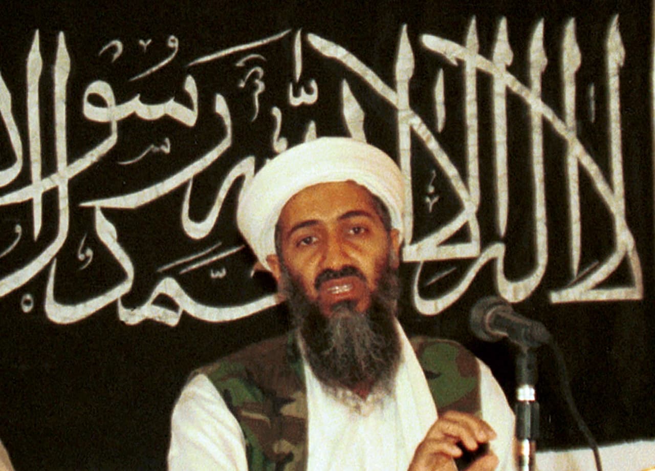 Osama Bin Laden fue un fanático del Arsenal e incluso se dice que tuvo intención de comprarlo. Recordemos que provenía de familia rica.