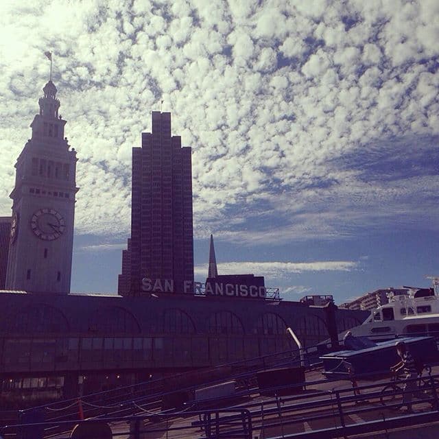 El cielo del área de la bahía fue compartido por decenas de usuarios de redes sociales.