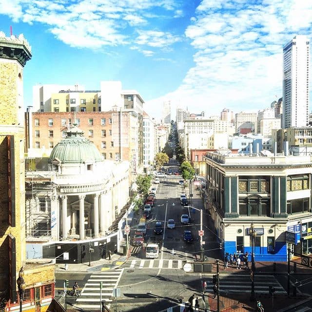 El cielo del área de la bahía fue compartido por decenas de usuarios de redes sociales.